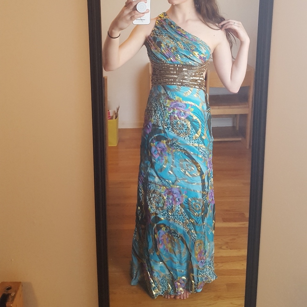 Blue patterned prom dress